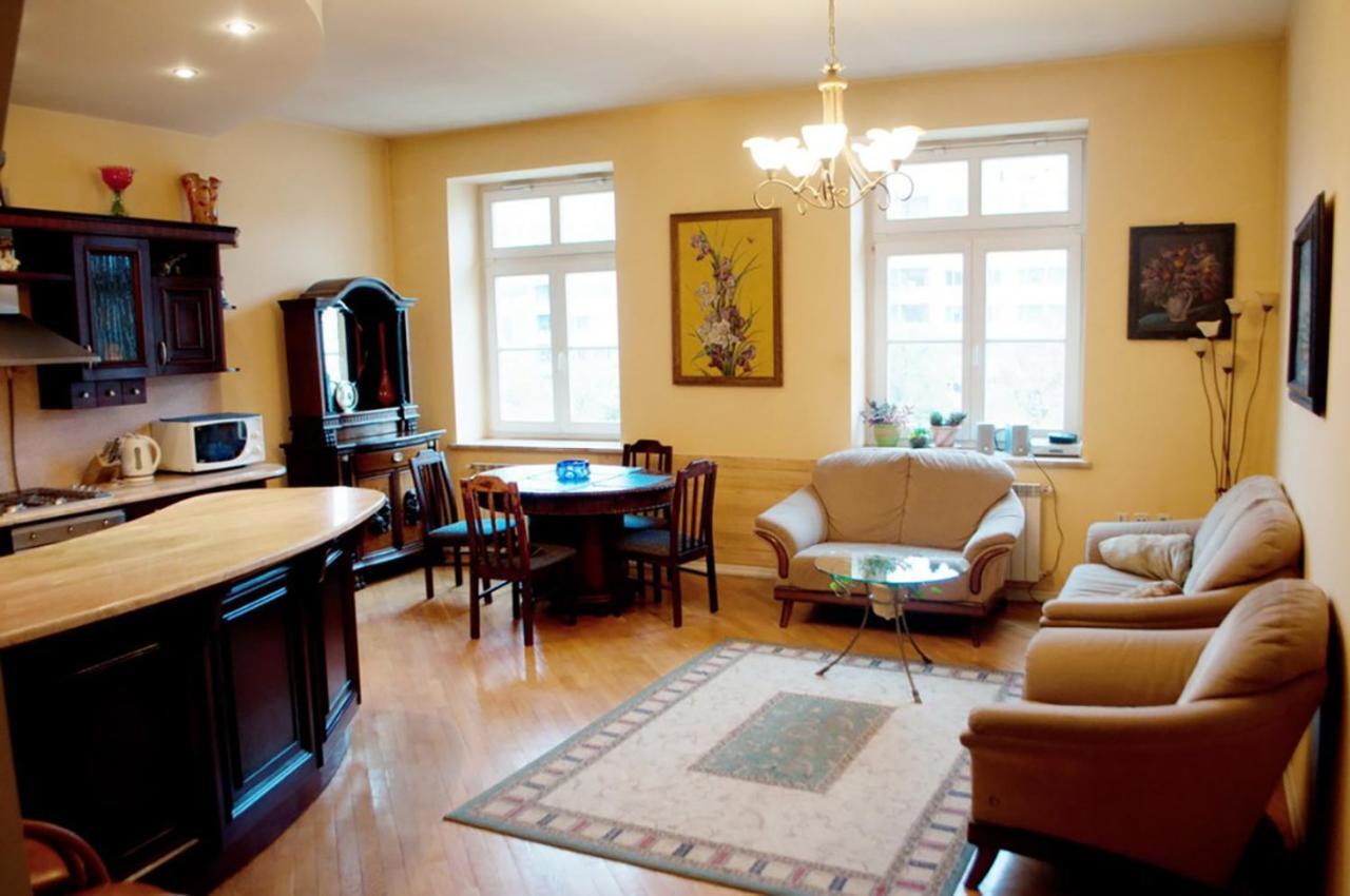 Two Bedroom Luxury Apartment Lviv Exterior photo